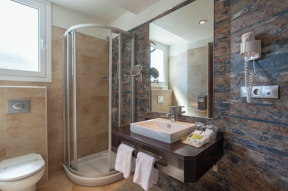 Superior Twin Room - Photo 3