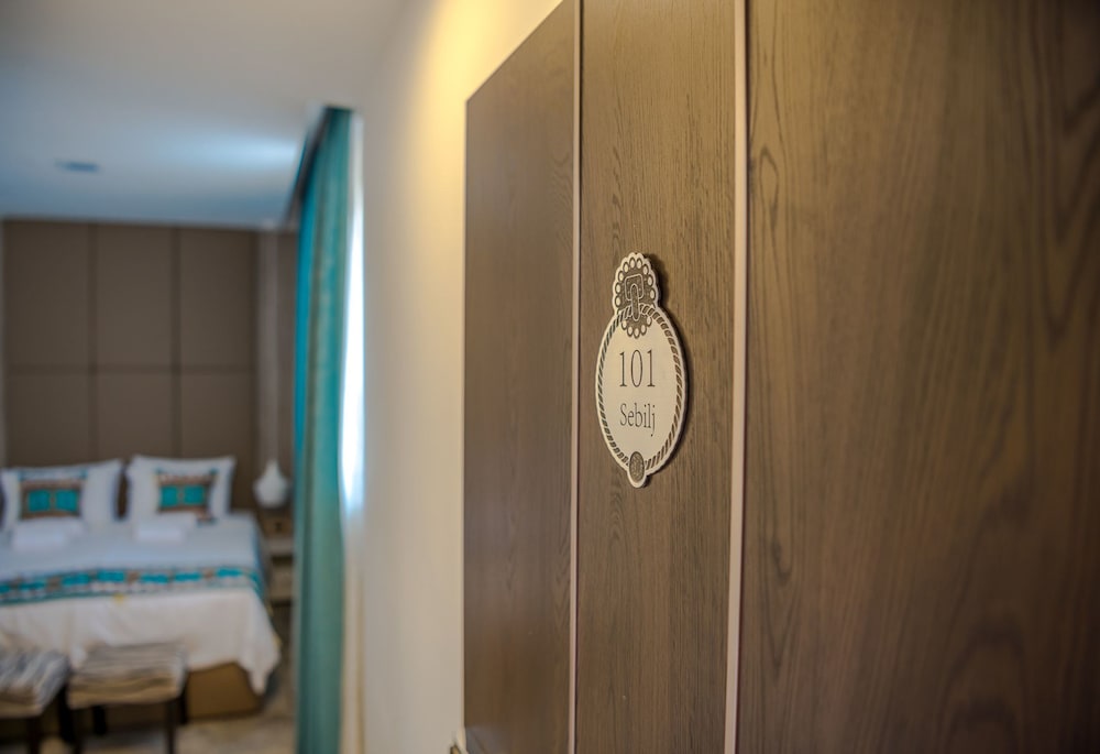 Design Double Room, Accessible (1)