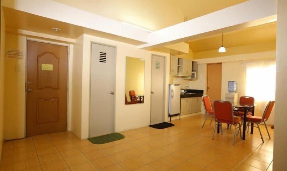 Standard Suite, 1 Bedroom photo 3