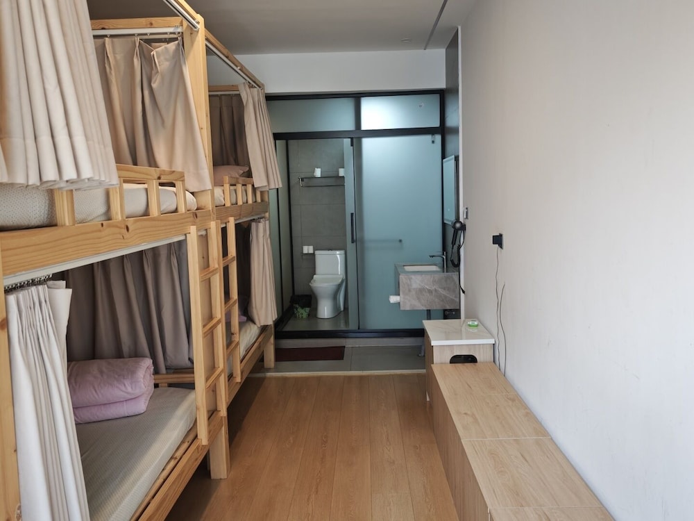 Standard Shared Dormitory, Women only, Mountain View photo 3