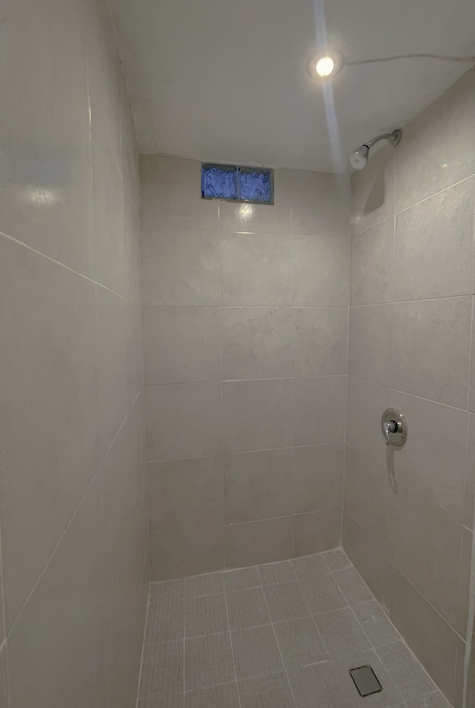 Luxury Room, 1 Double Bed (1 Double and 1 Single Bed) photo 2