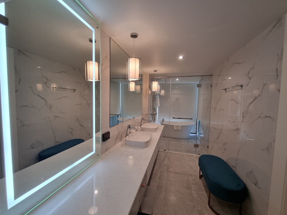 Deluxe Room (DEE Tower) - Photo 8