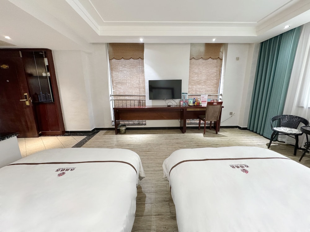 Business Suite photo 2
