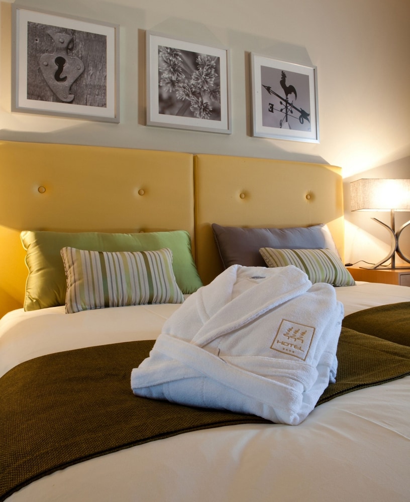 Basic Double or Twin Room, Balcony