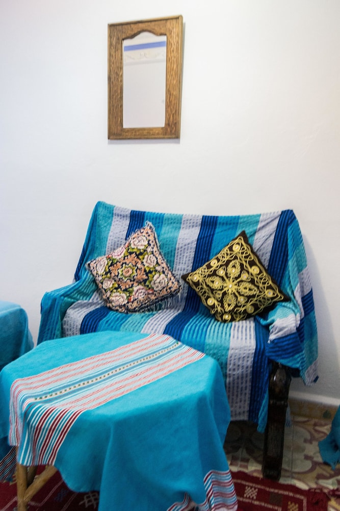 Standard Triple Room (Blue) - Photo 2
