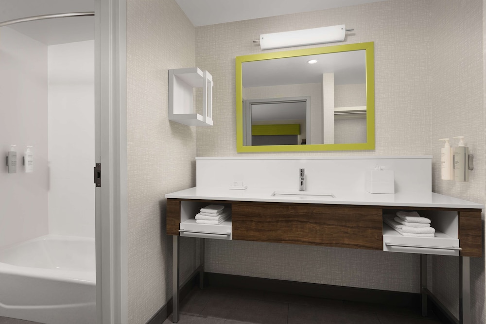 Studio, 2 Queen Beds, Refrigerator & Microwave (Wet bar) - Photo 6