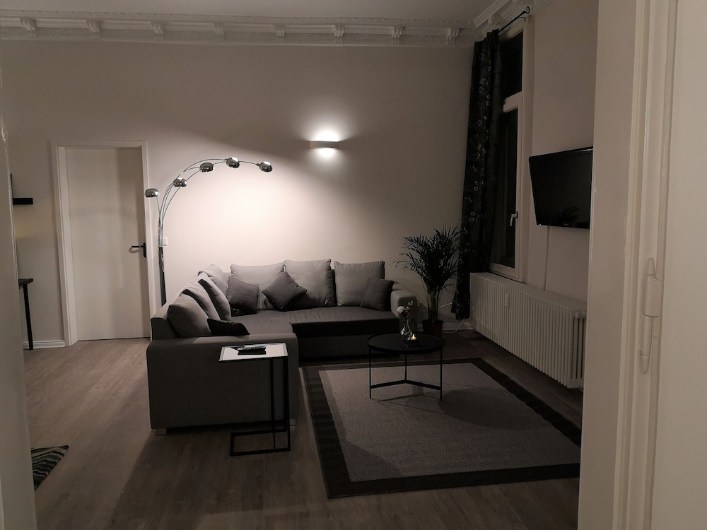 Deluxe Apartment photo 2