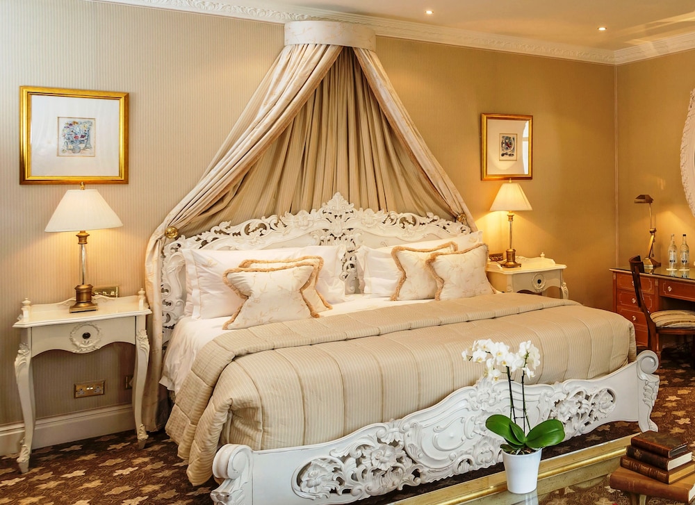 Deluxe Room, 1 King Bed photo 2