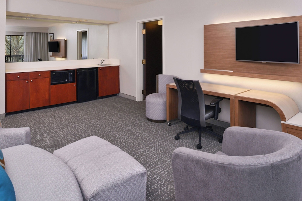 Suite, 1 Bedroom photo 2