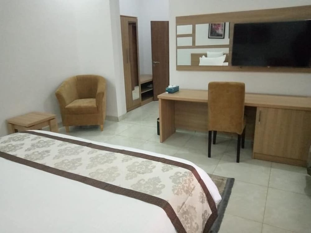 Executive Room - Photo 2