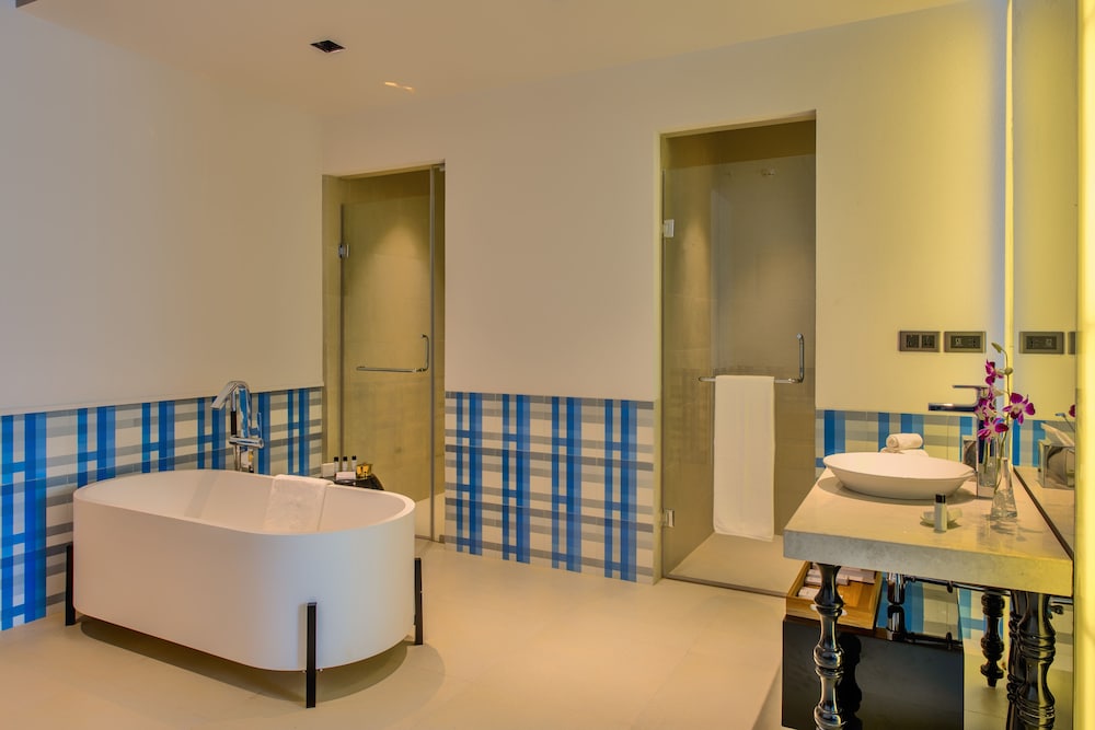 Premium Balcony Twin Bed, INR 2000 Meal Credit per stay photo 2