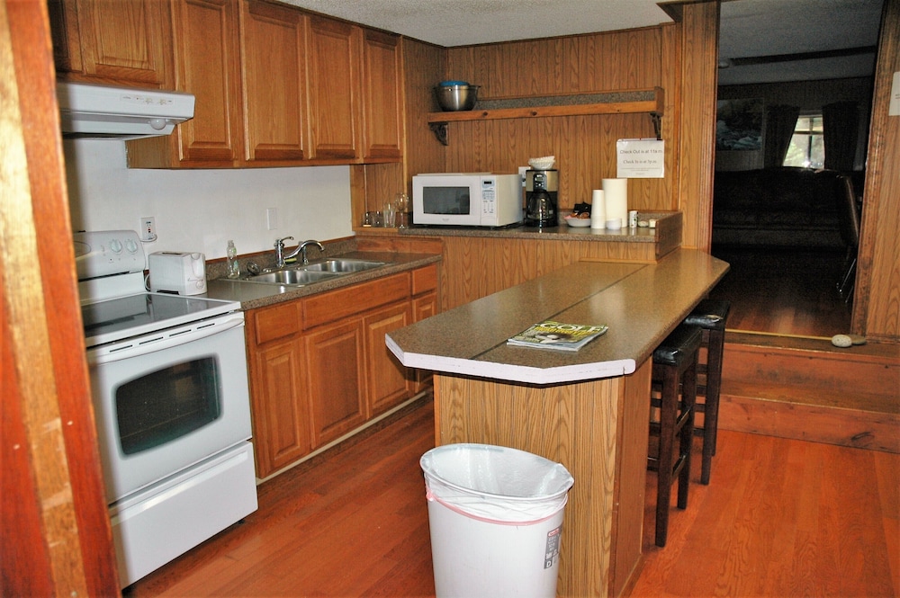 Alder Cottage Upper Unit photo 2