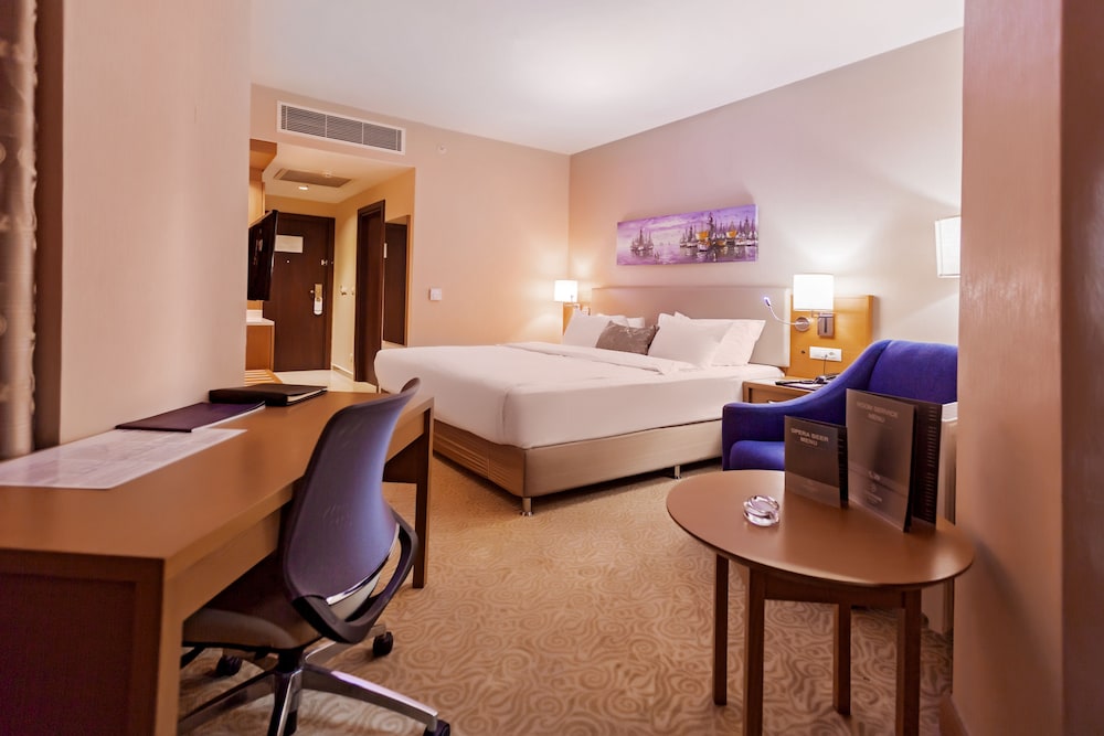 Deluxe Room, City View