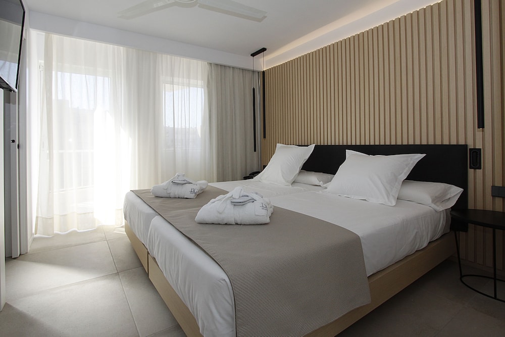Basic Triple Room