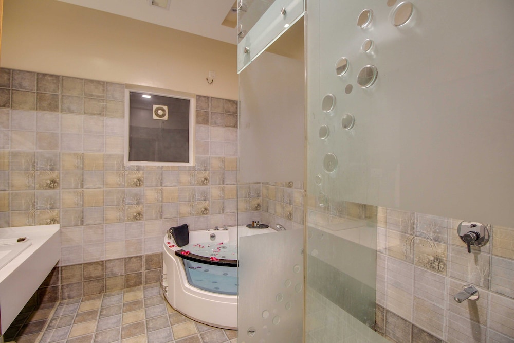 Superior Room With Jacuzzi photo 2