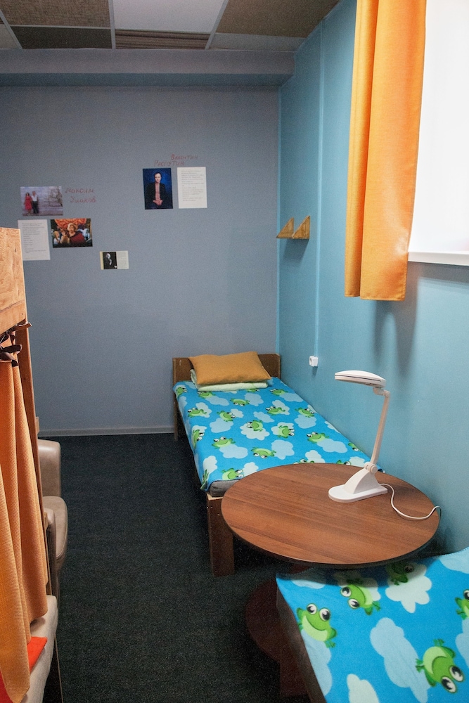 Bed in 4-Beds Mixed Dormitory Room photo 3