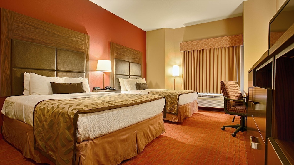 Standard Room, 2 Queen Beds, Non Smoking, Refrigerator & Microwave - Photo 1