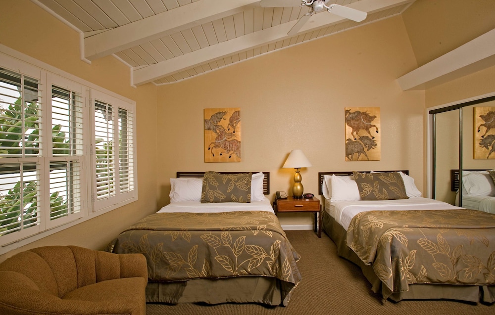 Suite, 2 Queen Beds, Kitchen, Marina View (Living Room, Sofabed, Full Kitchen)