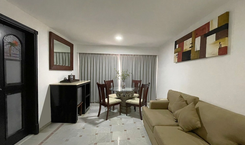 Deluxe Double Junior Suite photo 2