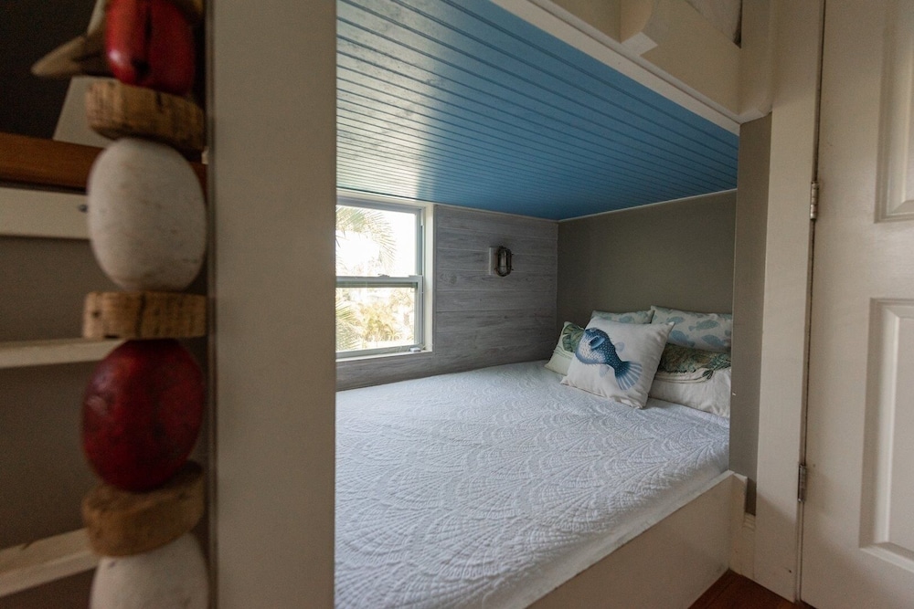 House, 5 Bedrooms photo 3