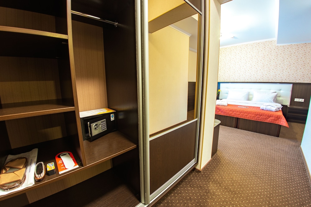 Standard Double Room photo 3