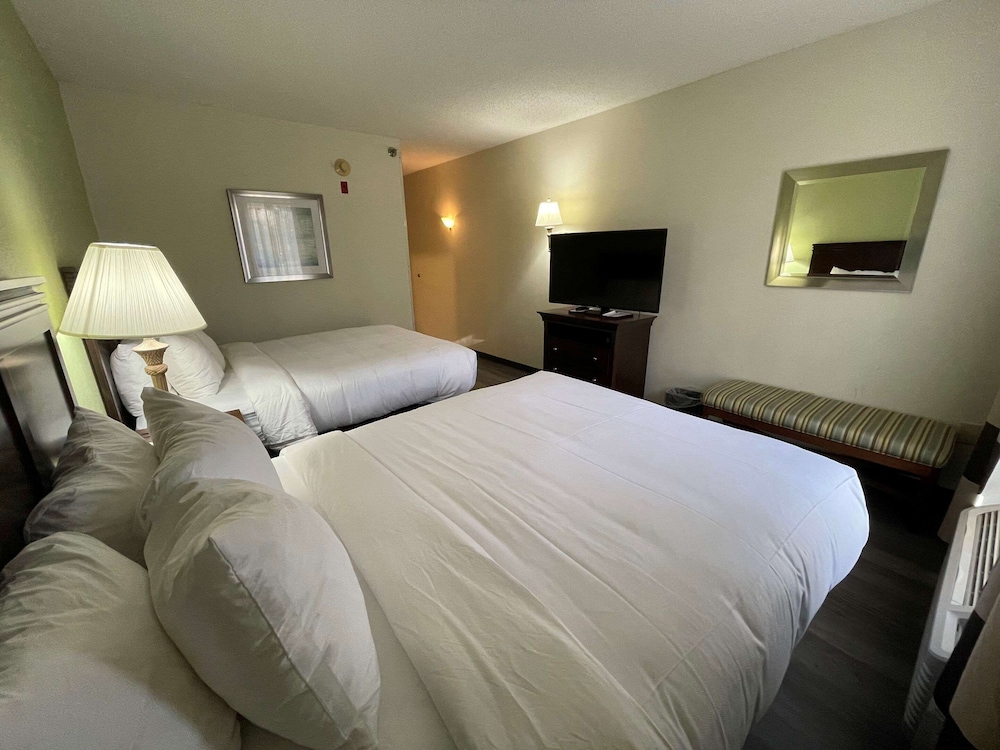 Suite, Multiple Beds, Non Smoking (Upgrade)