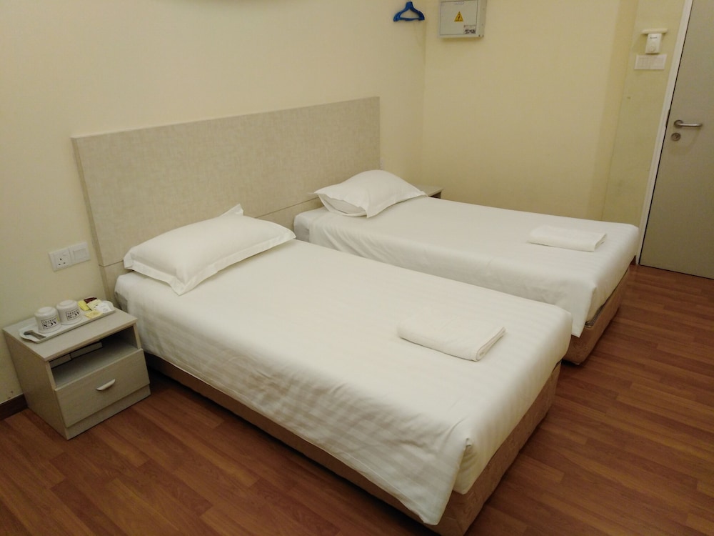 Superior Twin Room, 2 Twin Beds - Photo 4