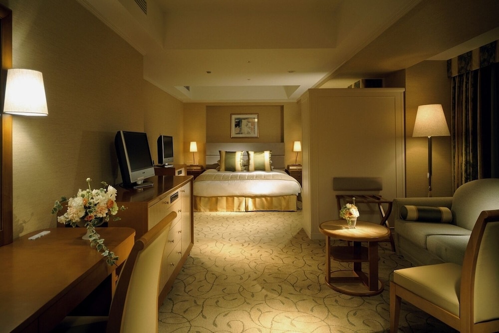 Corner Deluxe Double Room, Non-Smoking - Photo 4