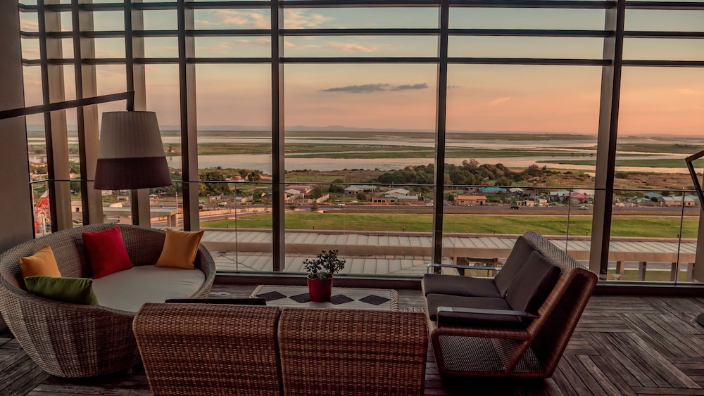 Presidential Suite, 1 King Bed, Non Smoking, River View photo 2