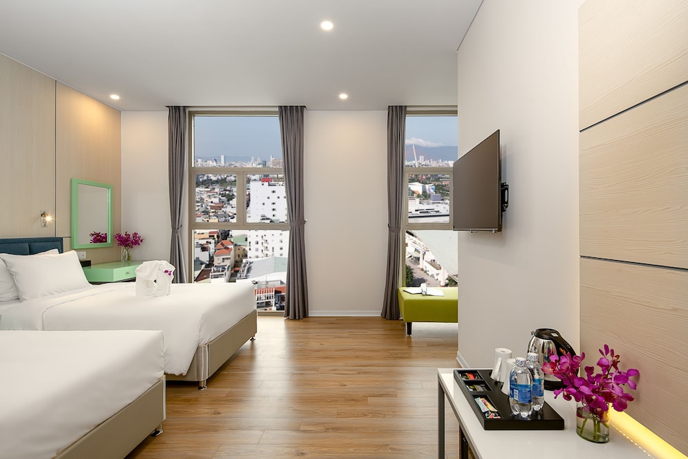 Junior Suite, 2 Twin Beds, City View - Photo 9