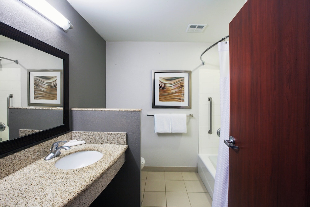 Room, 2 Queen Beds - Photo 7