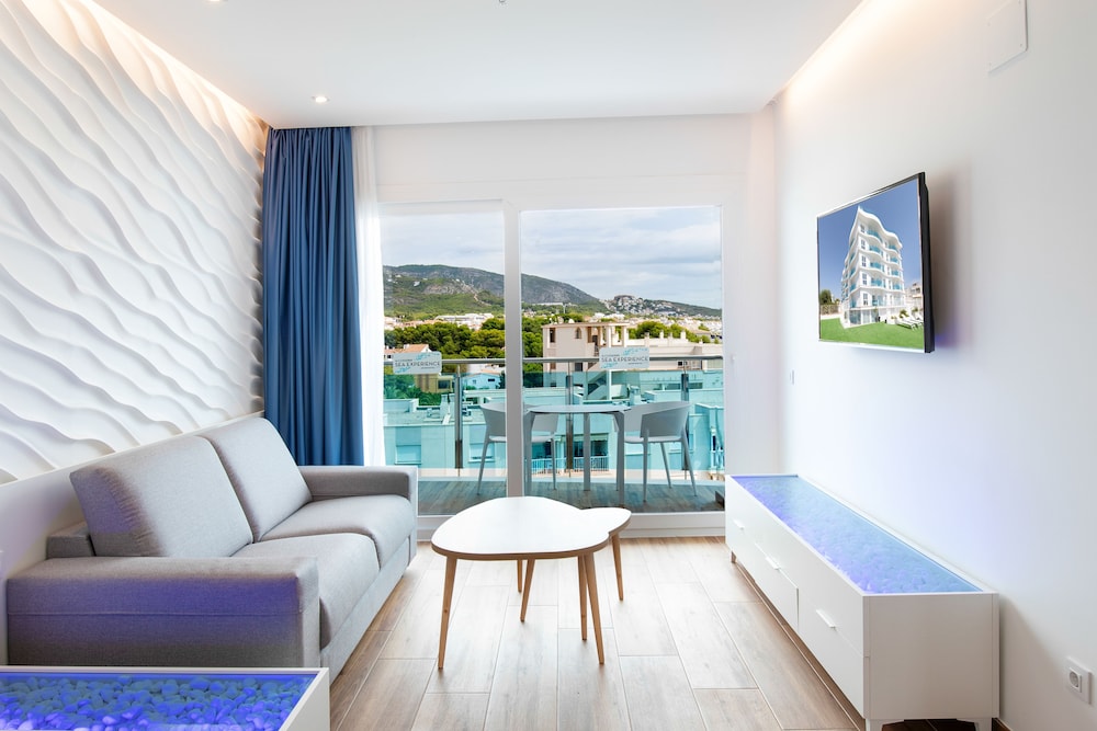 Apartment, 2 Bedrooms, Partial Sea View - Photo 11