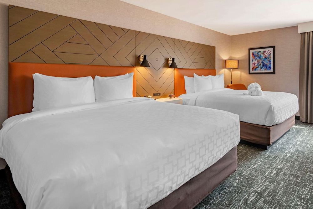Room, 2 Queen Beds, Accessible Bathtub, Non Smoking - Photo 1