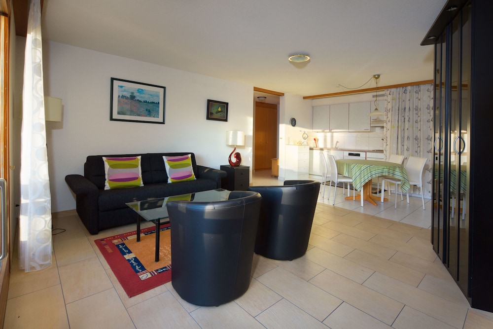 Apartment photo 3