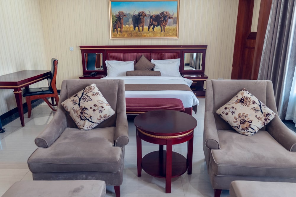 Executive Suite, 1 King Bed, Bathtub, Executive Level photo 2