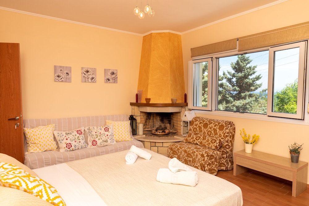 Apartment (Split Level) photo 1