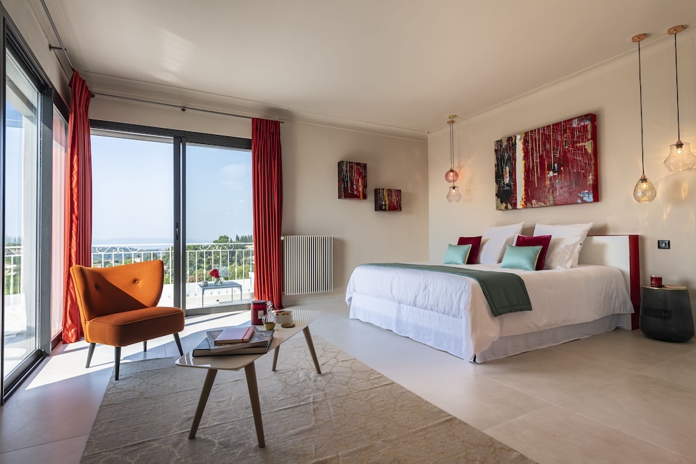 Junior Suite, 1 Queen Bed, Non Smoking photo 1