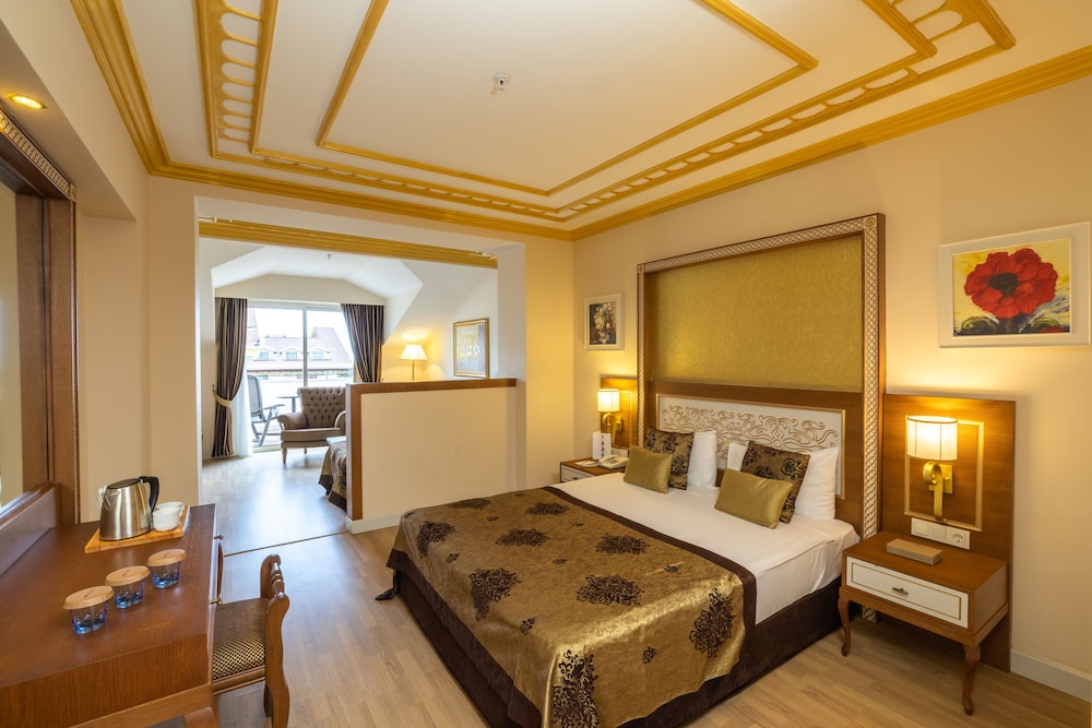 Junior Suite, Partial Sea View photo 3