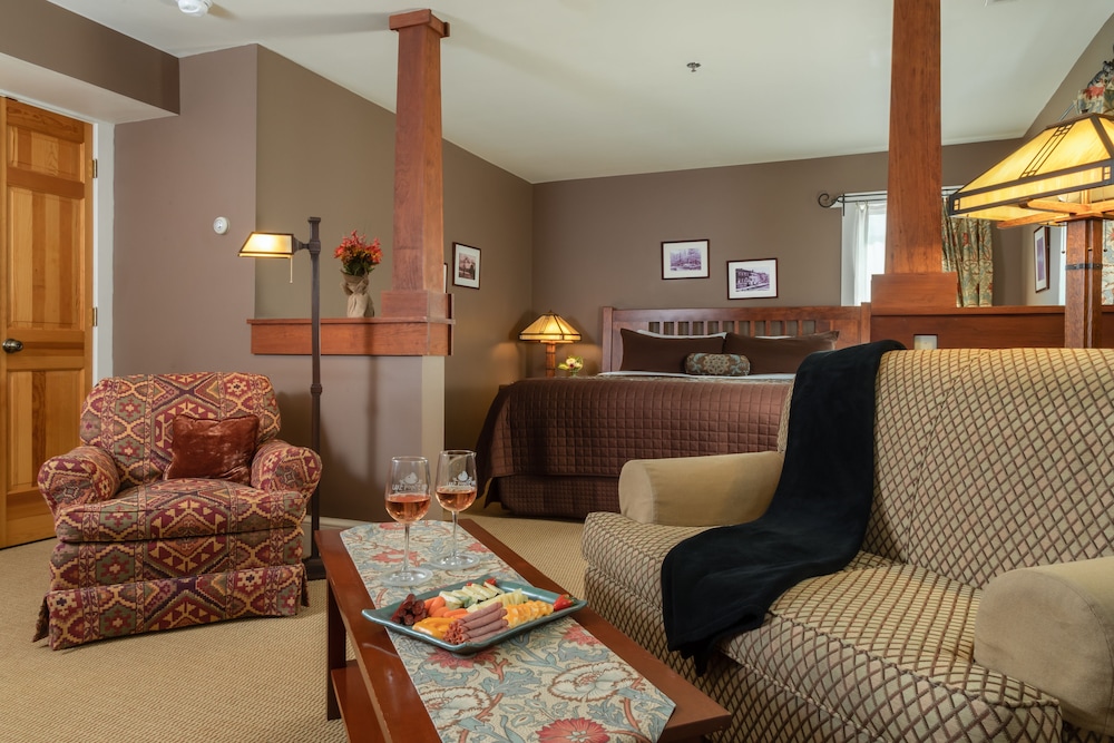Buffalo Marsh Suite