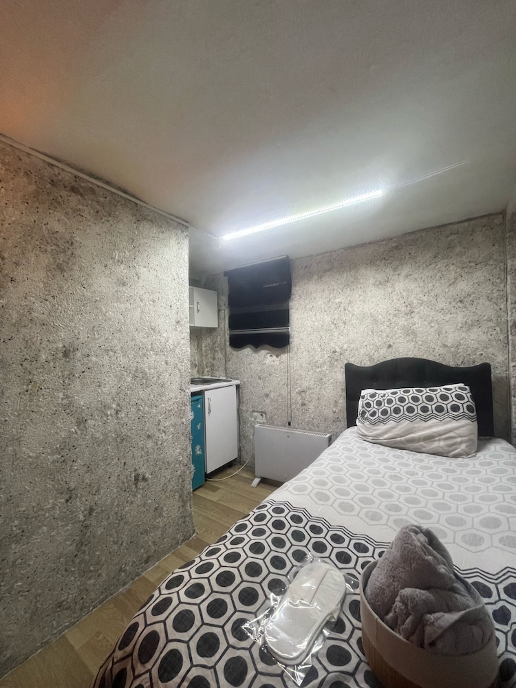 Basic Single Room photo 1