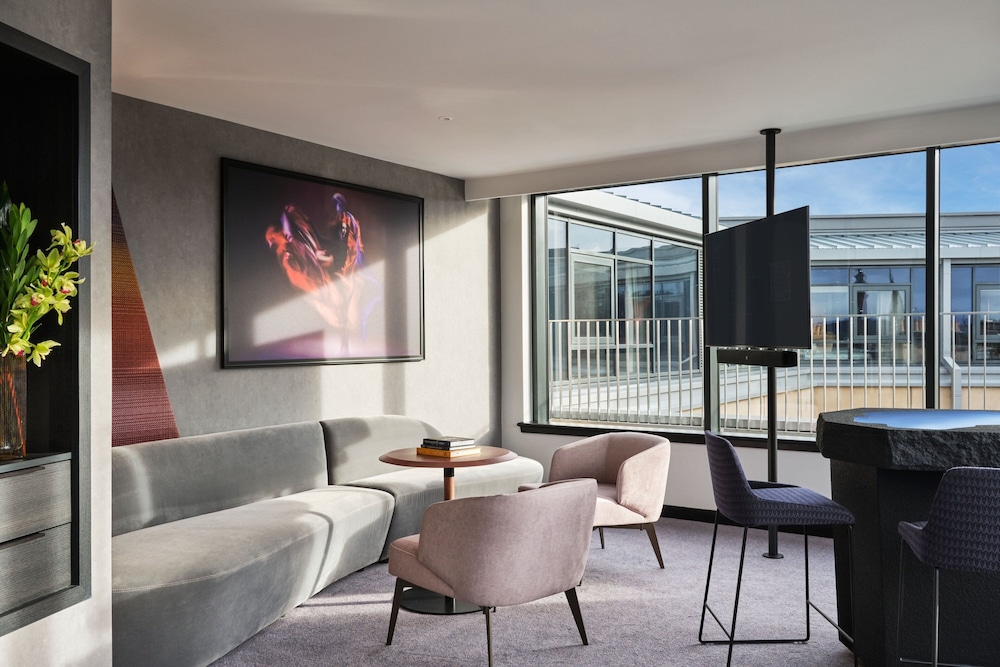 Premier Suite