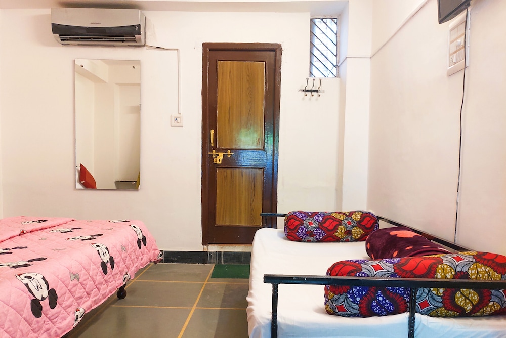 Deluxe Room - Photo 6