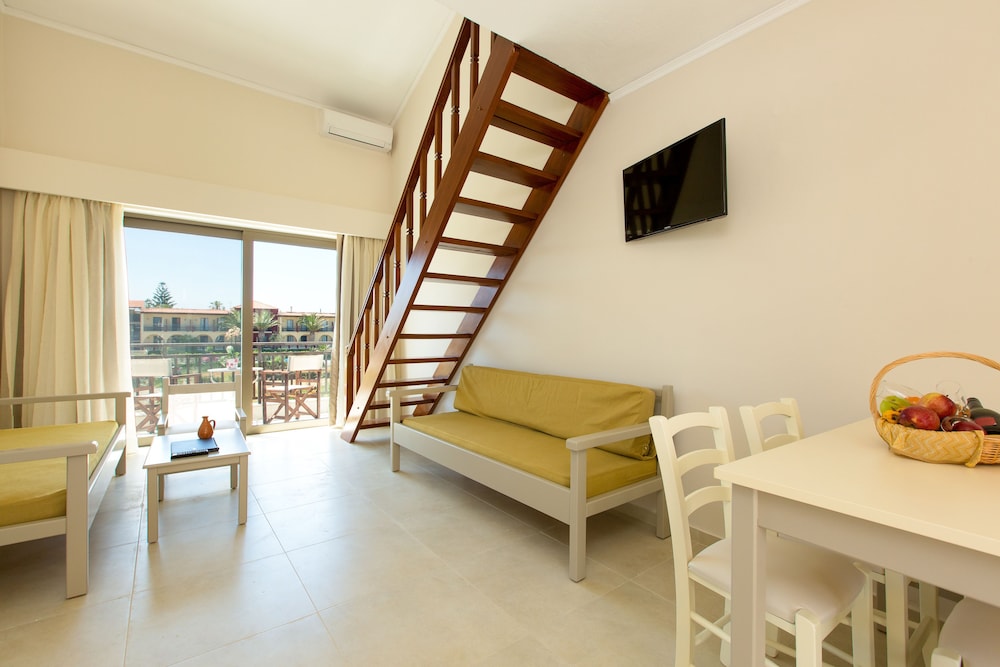 Superior Loft, 1 Bedroom, Kitchen thumbnail 5