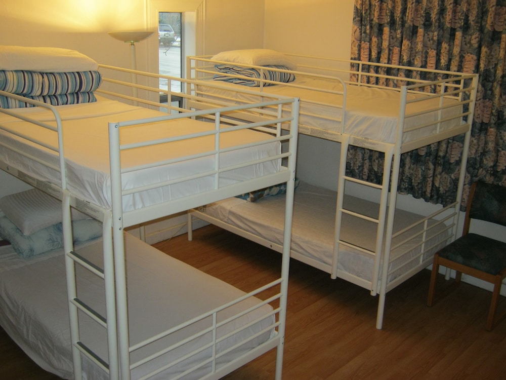 Shared Dorm - 16 Beds photo 2