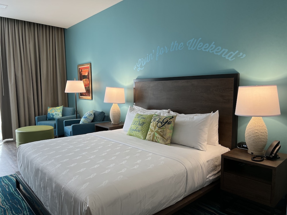 Deluxe Room, 1 King Bed, Mountain View (Premium King Balcony Room)