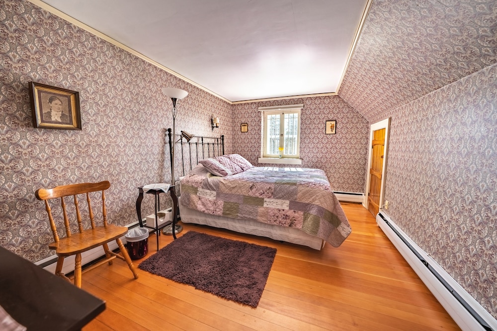 Good Gracious Room