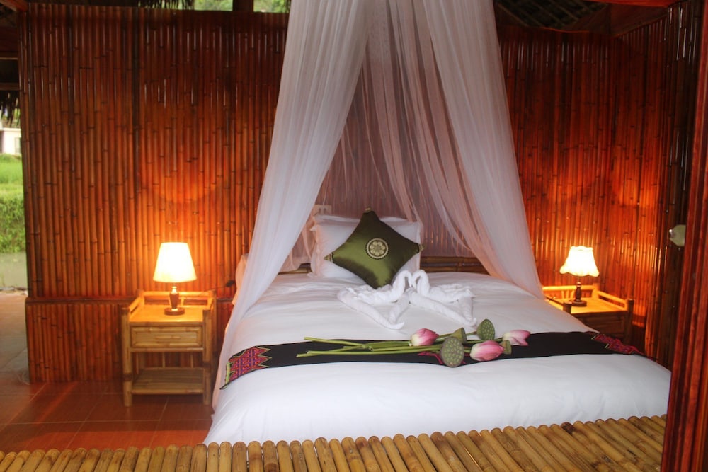 Deluxe Double Bungalow photo 2