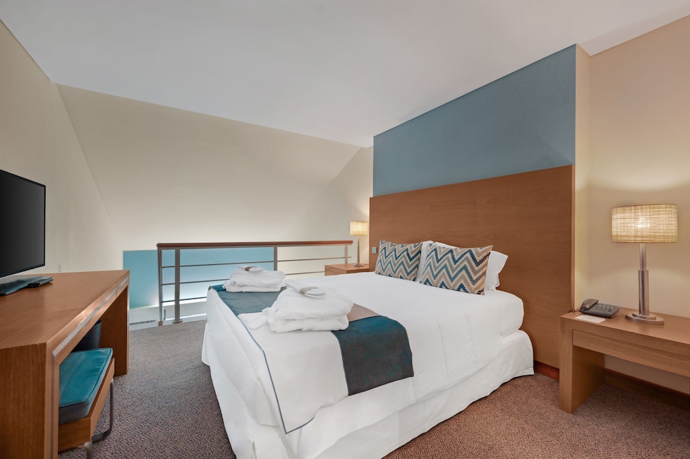 Suite, 1 Double Bed, Sea View - Photo 1