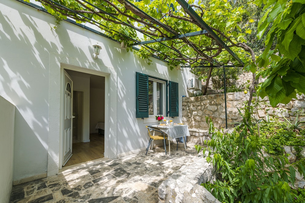 Standard Twin Room, Terrace, Garden View photo 3