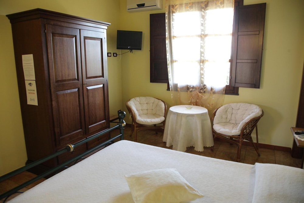 Standard Double Room, Garden View photo 3